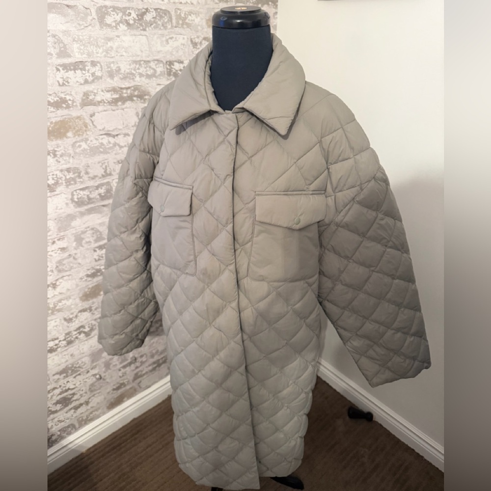 Quilted Long Puffer Coat in Light Gray